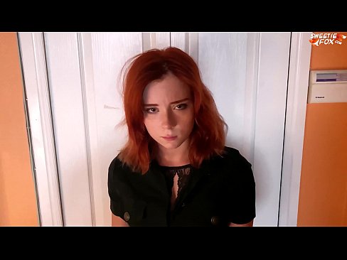❤️ Varnostnik kaznuje lepo žensko za krajo v trgovini - sperma v ustih Fucking video na porno sl.porn-mate.ru ﹏
